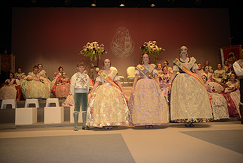 Se entregan editadas y  en impresion en papel.