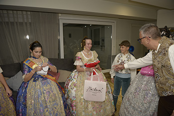 Se entregan editadas y en impresion en papel tamaño 15x21