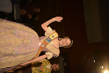 Se entregan editadas y en impresion en papel tamaño 15x21