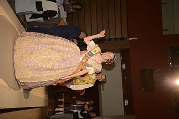 Se entregan editadas y  en impresion en papel tamaño 15x21