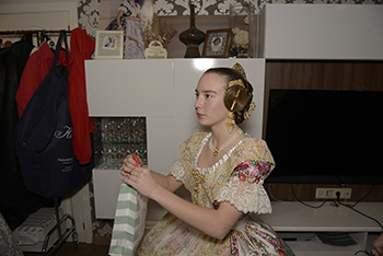 Se entregan editadas y  en impresion en papel tamaño 15x21