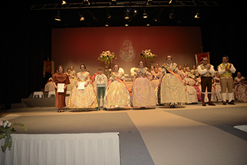 Se entregan editadas y  en impresion en papel.