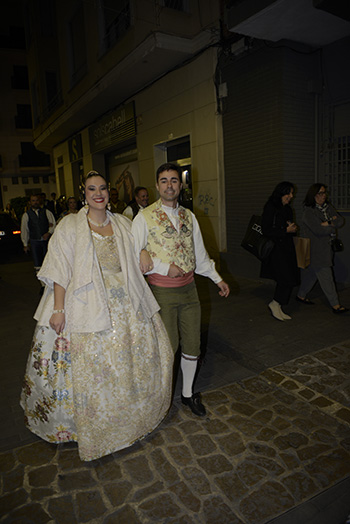 Se entregan editadas y  en impresion en papel tamaño 15x21