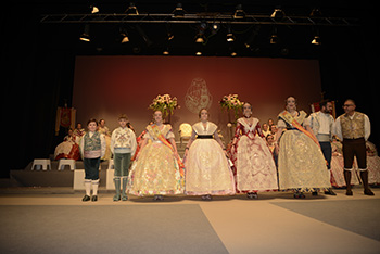 Se entregan editadas y  en impresion en papel.