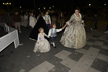 Se entregan editadas y  en impresion en papel tamaño 15x21