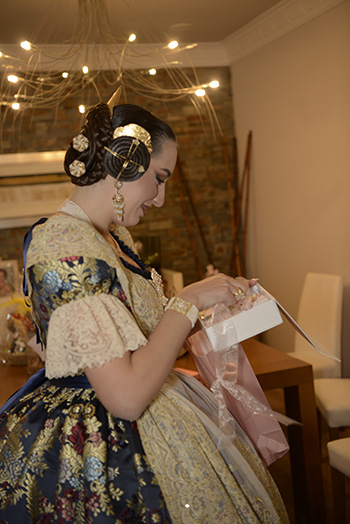 Se entregan editadas y en impresion en papel tamaño 15x21