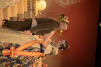 Se entregan editadas y  en impresion en papel tamaño 15x21