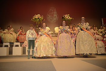 Se entregan editadas y  en impresion en papel.