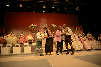 Se entregan editadas y  en impresion en papel.