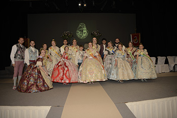 Se entrega en impresion en papel, en archivo JPG o archivo NEFF..