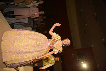 Se entregan editadas y  en impresion en papel tamaño 15x21