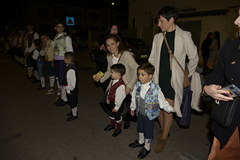 Se entregan editadas y  en impresion en papel tamaño 15x21