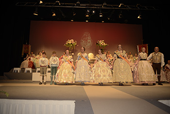 Se entregan editadas y  en impresion en papel.