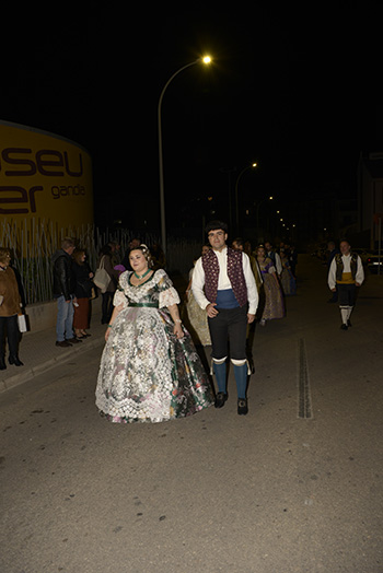 Se entregan editadas y  en impresion en papel tamaño 15x21