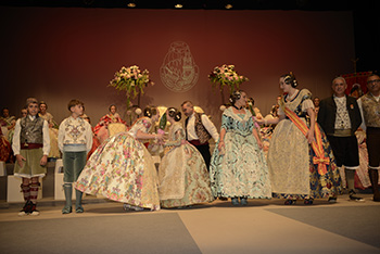 Se entregan editadas y  en impresion en papel.