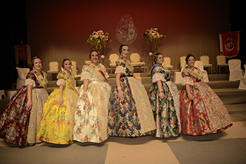 Se entrega en impresion en papel, en archivo JPG o archivo NEFF..