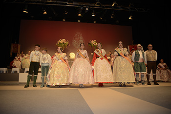 Se entregan editadas y  en impresion en papel.