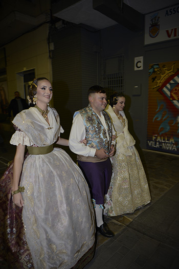 Se entregan editadas y  en impresion en papel tamaño 15x21