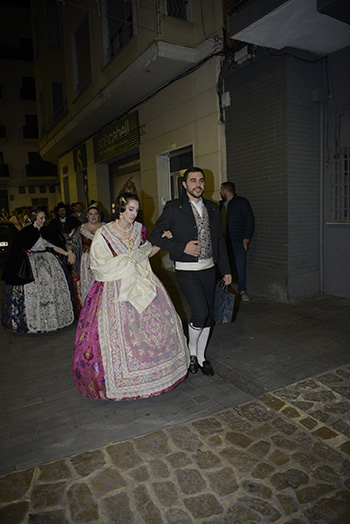 Se entregan editadas y  en impresion en papel tamaño 15x21