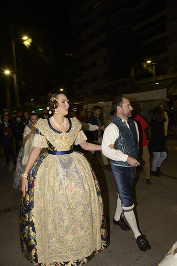 Se entregan editadas y  en impresion en papel tamaño 15x21