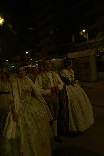 Se entregan editadas y  en impresion en papel tamaño 15x21