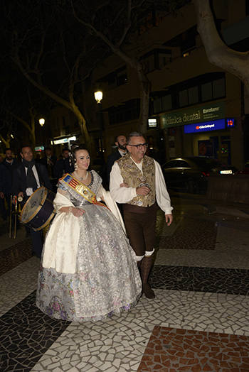 Se entregan editadas y  en impresion en papel tamaño 15x21