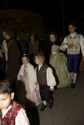 Se entregan editadas y  en impresion en papel tamaño 15x21