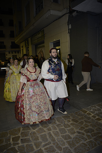 Se entregan editadas y  en impresion en papel tamaño 15x21