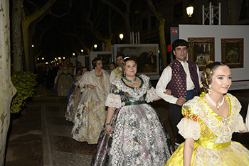 Se entregan editadas y  en impresion en papel tamaño 15x21