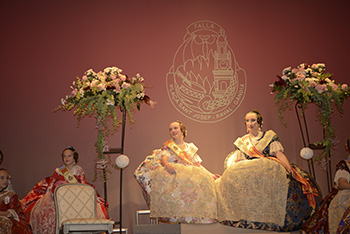 Se entregan editadas y  en impresion en papel.