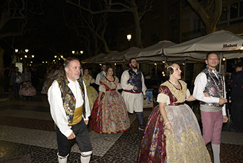 Se entregan editadas y  en impresion en papel tamaño 15x21