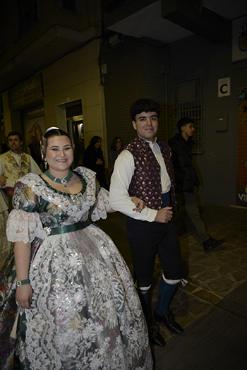 Se entregan editadas y  en impresion en papel tamaño 15x21