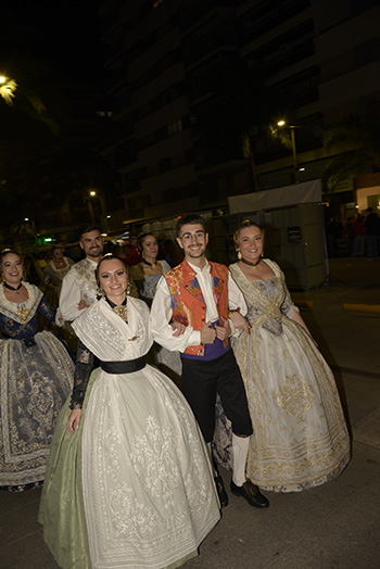 Se entregan editadas y  en impresion en papel tamaño 15x21