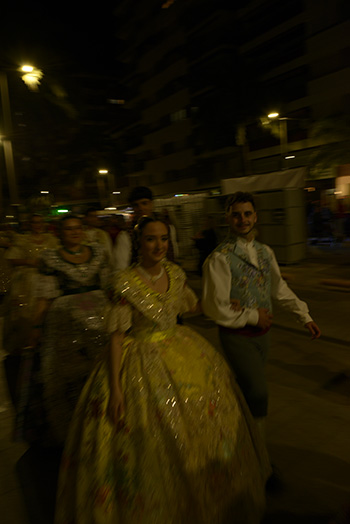 Se entregan editadas y en impresion en papel tamaño 15x21