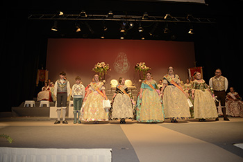 Se entregan editadas y  en impresion en papel.