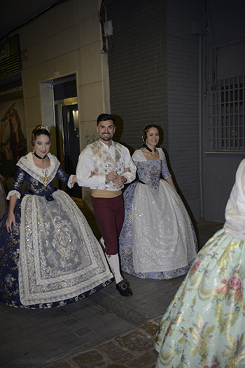 Se entregan editadas y  en impresion en papel tamaño 15x21