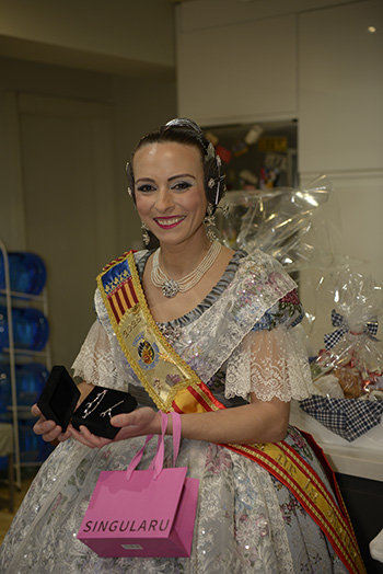 Se entregan editadas y en impresion en papel tamaño 15x21