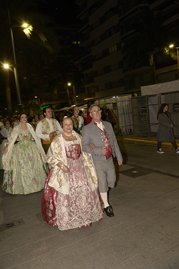 Se entregan editadas y  en impresion en papel tamaño 15x21