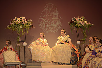 Se entregan editadas y  en impresion en papel.