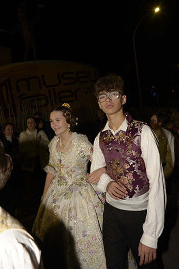 Se entregan editadas y en impresion en papel tamaño 15x21