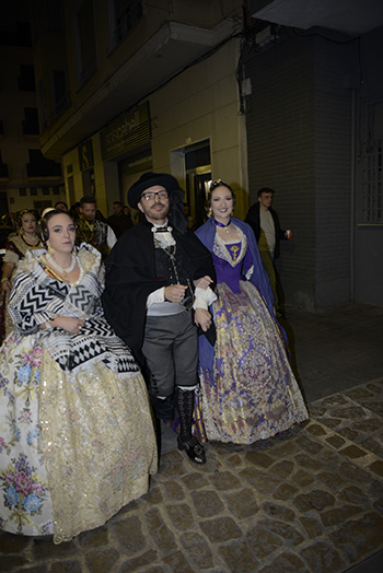 Se entregan editadas y  en impresion en papel tamaño 15x21