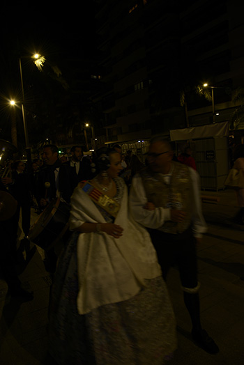 Se entregan editadas y  en impresion en papel tamaño 15x21