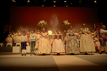 Se entregan editadas y  en impresion en papel.