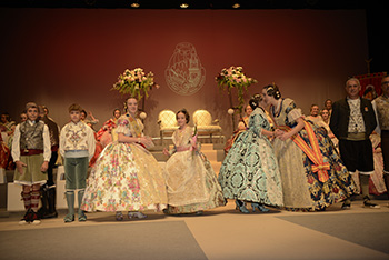 Se entregan editadas y  en impresion en papel.