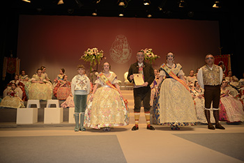 Se entregan editadas y en impresion en papel tamaño 15x21