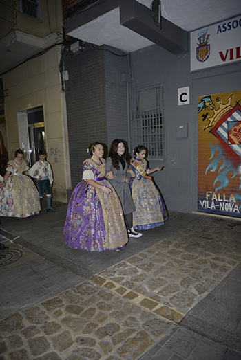 Se entregan editadas y  en impresion en papel tamaño 15x21