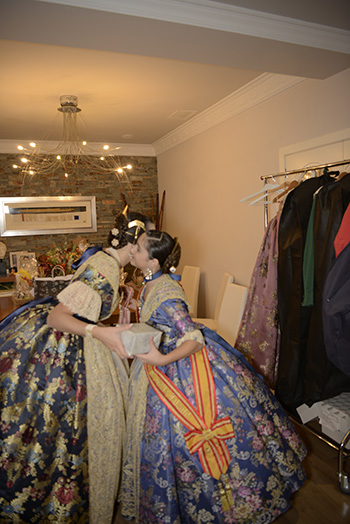 Se entregan editadas y  en impresion en papel tamaño 15x21