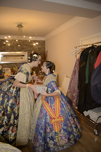 Se entregan editadas y en impresion en papel tamaño 15x21