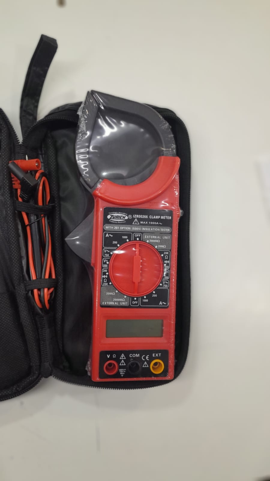 Multímetro de gancho digital