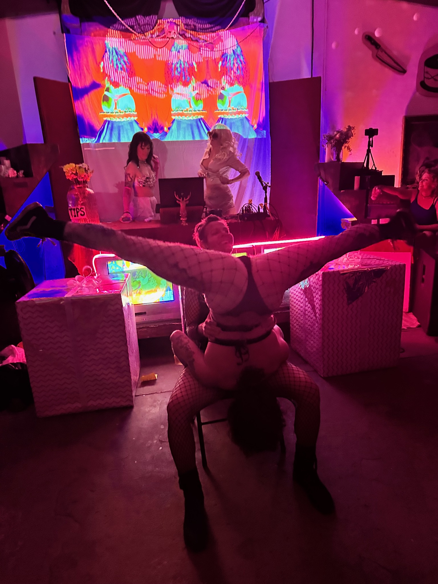 STRIP TEASE + LAP DANCE